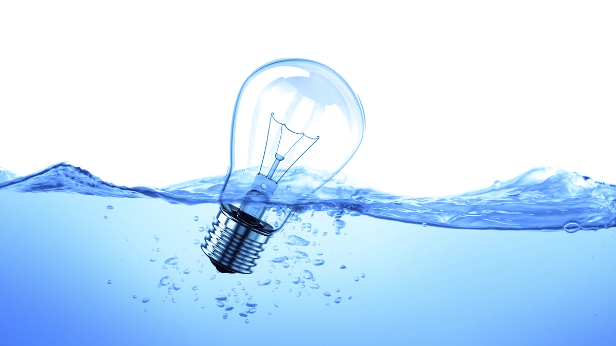 Économisez de l’énergie et de l´eau en installant un électrolyseur au sel Innowater dans votre piscine.